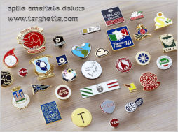 pins personalizzate assortite